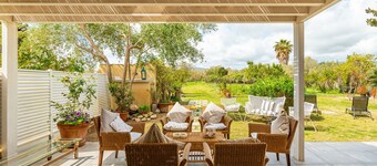 Holiday Home 'Casa Peppina Sulla Spiaggia' with Private Terrace, Wi-Fi and Air Conditioning