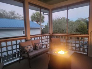 Property grounds - Large Home-Steps to beach-Very Private- sleeps 12 (Tybee Island)