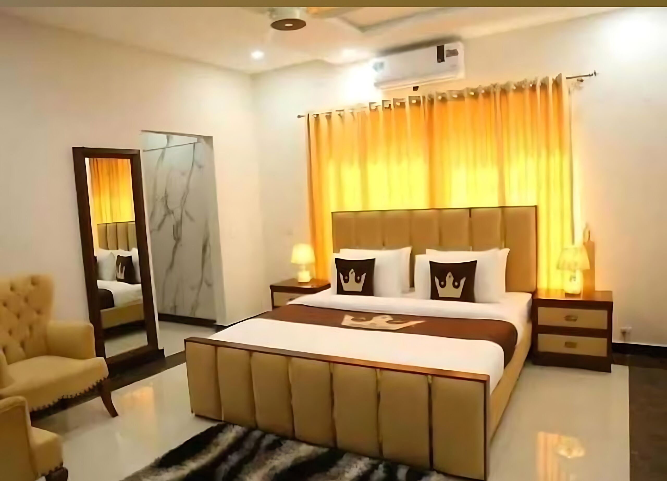 Habitación familiar | Ropa de cama de alta calidad, wifi gratis y ropa de cama 