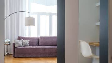 Apartment, 1 Bedroom, Garden View | Living area