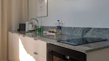 Apartment, 1 Bedroom, Garden View | Private kitchen