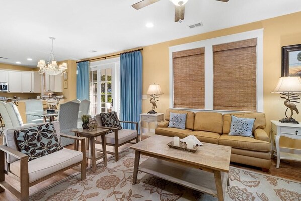 TV - Your Ideal Getaway: 3 Bdrm Vacation Home Near Beach (North Myrtle Beach)