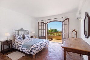 4 habitaciones, tabla de planchar con plancha y wifi gratis 