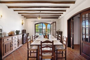 Dining - Villa 'Rústica' with Sea View, Wi-Fi and Air Conditioning (Albufeira)