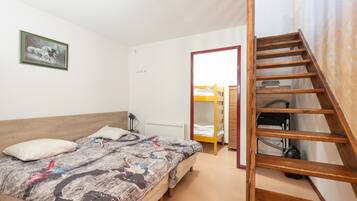 3 Schlafzimmer, Bügeleisen/Bügelbrett