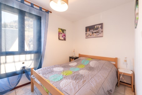 3 Schlafzimmer, Bügeleisen/Bügelbrett. Gavarnie Apartment – Gemütliches Duplex mit Parkplatz & Skischrank