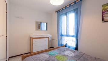 3 Schlafzimmer, Bügeleisen/Bügelbrett