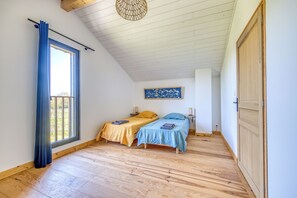 3 chambres, fer et planche à repasser, Wi-Fi gratuit, draps fournis