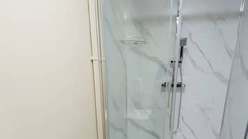 Standard Suite | Bathroom