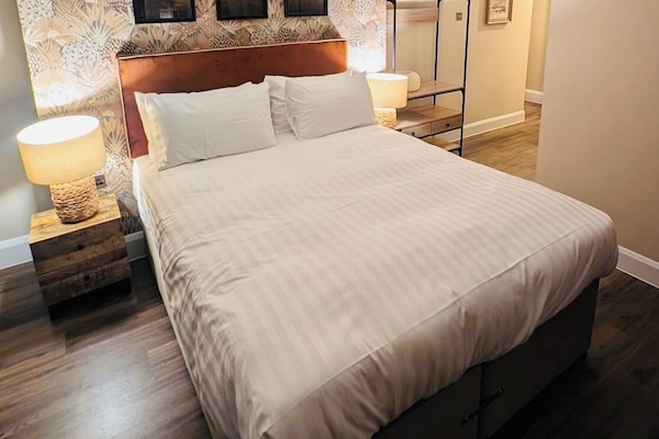 Standard Double Room | Free WiFi