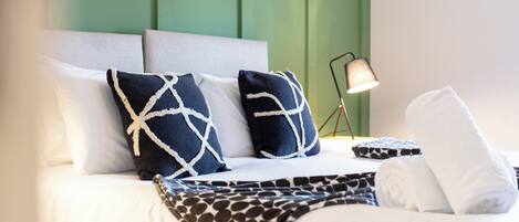 2 bedrooms, soundproofing, iron/ironing board, free WiFi