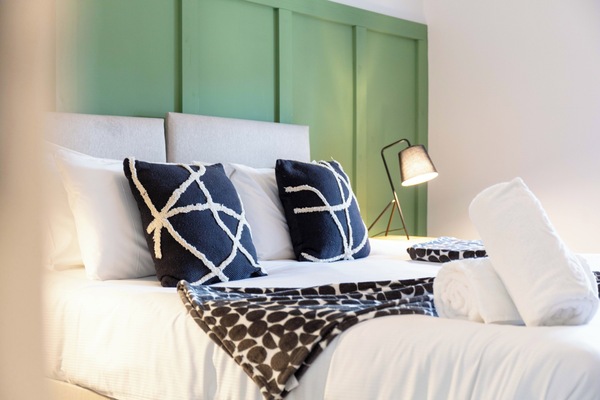 2 bedrooms, soundproofing, iron/ironing board, WiFi (free)