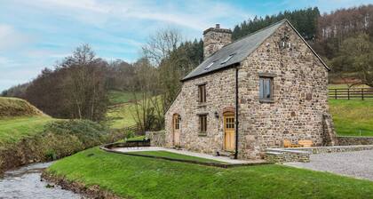 Shepherd's Cottage - a beautiful cottage sleeping 2 guests
