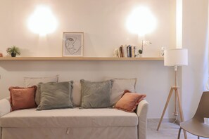 Smart TV - Beautiful Apartment in the Heart of Rome: the Eternal City in Your Stay  (Roma)