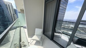 Apartment, 1 Bedroom, Sauna | Balcony - Easygo-cozy 1bdr Zada Tower (Dubai)