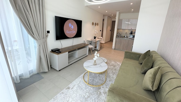 Interior entrance - Easygo-indulging 1bdr Sobha Waves (Dubai)