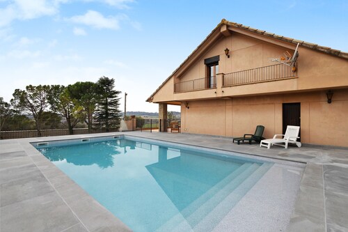 Holiday Home 'Casanova De Noet' with Private Pool, Private Terrace and Wi-Fi