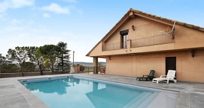 Holiday Home 'Casanova De Noet' with Private Pool, Private Terrace and Wi-Fi