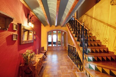 Holiday Home 'Casanova De Noet' with Private Pool, Private Terrace and Wi-Fi