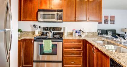 Gina - City Condo | River Views | Parking Incld
