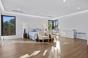 4 chambres, fer et planche à repasser, lit parapluie, Wi-Fi gratuit