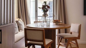 Appartement (E1-11) | Coin séjour