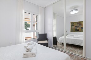 2 bedrooms, iron/ironing board, free WiFi, bed sheets