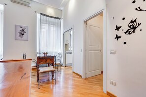 Apartment, 2 Bedrooms, Non Smoking | Living area | 32-inch flat-screen TV with cable channels