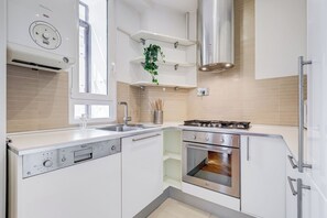 Apartment, 2 Bedrooms, Non Smoking | Private kitchen