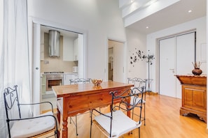 Apartment, 2 Bedrooms, Non Smoking | Living area | 32-inch flat-screen TV with cable channels