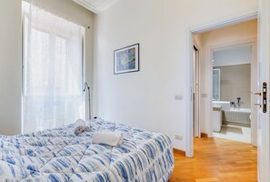 Căn hộ, 2 phòng ngủ, không hút thuốc | Màn/rèm cản sáng, bàn ủi/dụng cụ ủi quần áo