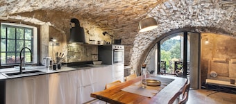 Apartment 'Il Frantoio' with Sea View, Shared Garden and Wi-Fi