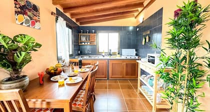 Ferienhaus 'Casa Pavón De La Fortaleza Chipude' mit Meerblick, privater Terrasse und WLAN