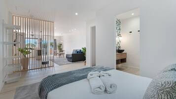 1 slaapkamer, een strijkplank/strijkijzer, gratis wifi, beddengoed