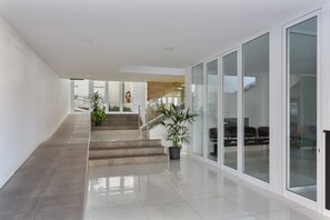 Interior - Vacation Apartment 'Apartamento Yumbo Atlantis' with Shared Pool, Shared Garden and Wi-Fi (San Bartolomé de Tirajana)