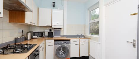 Residenza City, 4 camere da letto, cucina, vista giardino | Cucina privata | Frigorifero con congelatore, microonde, piano cottura