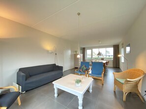 Smart TV - 3 bedroom accommodation in Callantsoog (Callantsoog)