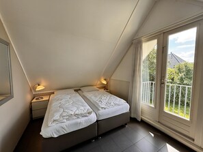 3 bedrooms, travel crib, free WiFi