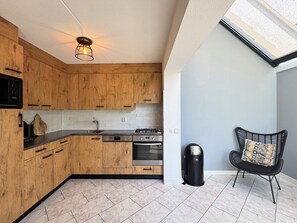 Kühlschrank, Ofen, Herdplatte, Geschirrspüler