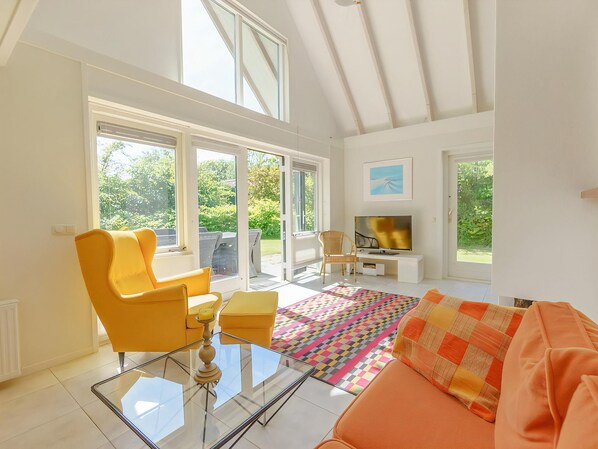 Smart TV - 3 bedroom accommodation in Callantsoog (Callantsoog)