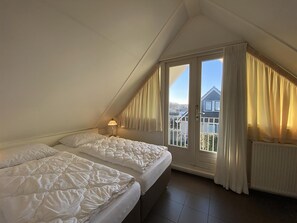 3 bedrooms, iron/ironing board, travel cot, free WiFi