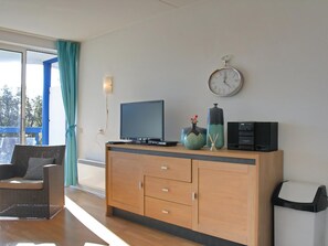 Smart TV - 1 bedroom accommodation in Callantsoog (Callantsoog)