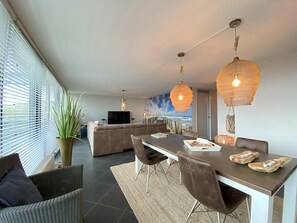 Dining - Callantsoger Staete A402 (Callantsoog)