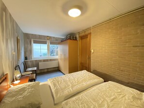 2 bedrooms