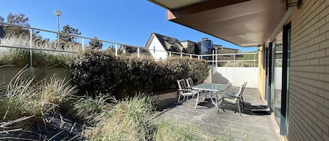 屋外ダイニングエリア