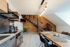 Family Studio Suite | Private kitchen