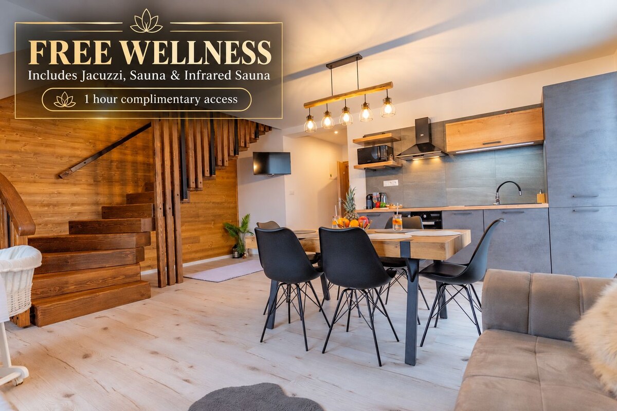 Family Studio Suite | Peralatan tempat tidur premium, peti besi dalam bilik 