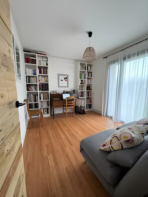 Smart TV, books