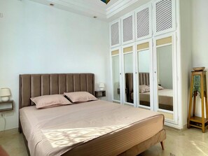 3 bedrooms, iron/ironing board, WiFi, bed sheets - Sunset Sidi BouSaïd - Luxury and serenity in the heart of the historic village (Site archéologique de Carthage)