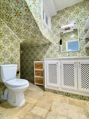 Towels, soap, toilet paper - Sunset Sidi BouSaïd - Luxury and serenity in the heart of the historic village (Site archéologique de Carthage)